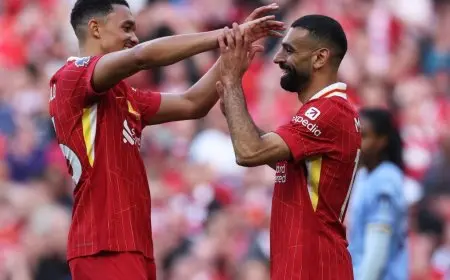 صلاح يودع صديقه أرنولد برسالة مؤثرة ويتطلع إلى لقائهما مستقبلاً