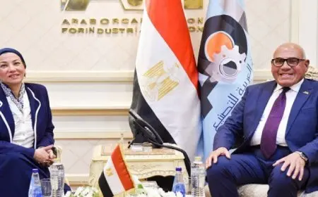 رئيس العربية للتصنيع ووزيرة البيئة يشهدان توقيع عقود واتفاقيات بمجال مشروعات حماية البيئة