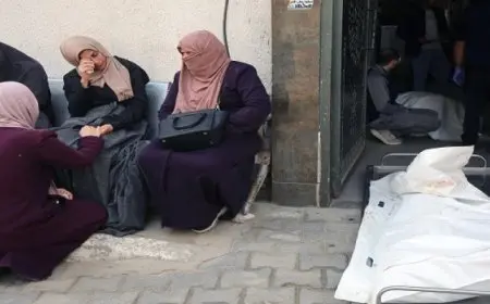 استشهاد 12 فلسطينيا وإصابة آخرين في قصف طيران الاحتلال لمناطق بقطاع غزة