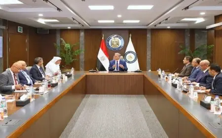 وزير البترول يبحث سبل تعزيز التعاون مع مجموعة “موانئ أبوظبى”