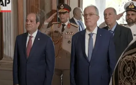 الرئيس اليونانى يستقبل الرئيس السيسى بقصر الرئاسة فى أثينا