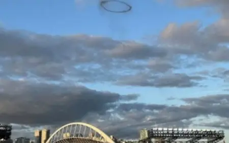 ظهور حلقة سوداء غامضة فى السماء تثير الذعر لسكان مدينة أمريكية