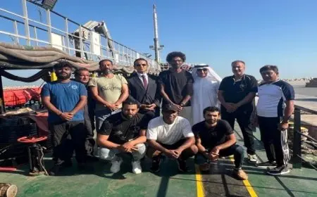 الخارجية تتابع حالة البحارة المصريين بالإمارات.. وممثل عن قنصلية مصر بدبى يلتقيهم