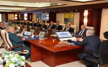 رئيس هيئة قناة السويس يجتمع بممثلي 25 من الخطوط والتوكيلات الملاحية لاستعراض التطورات الإيجابية