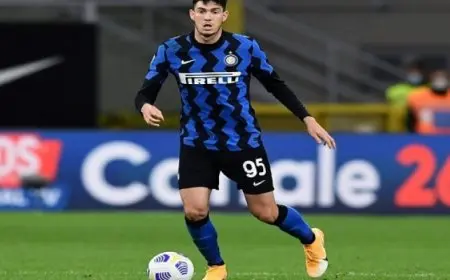 برشلونة يستهدف أليساندرو باستونى ليكون بديلاً محتملاً لرونالد أراوخو