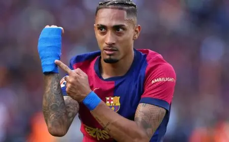 ما هو سبب احتفاله؟.. رافينيا ينضم إلى رباعيات ميسي وسواريز في الكلاسيكو