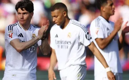 استقبال غاضب لجماهير ريال مدريد للاعبين عند وصولهم من برشلونة