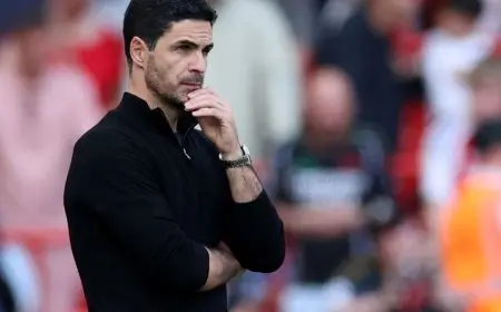 أرتيتا ينتقد لاعبي أرسنال رغم الحصول على نقطة من ملعب ليفربول