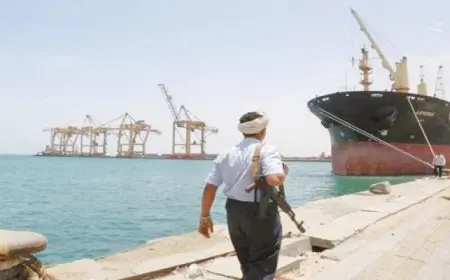 استعدادًا لقصفهم .. إسرائيل تصدر تحذيرًا بإخلاء 3 موانئ فى اليمن