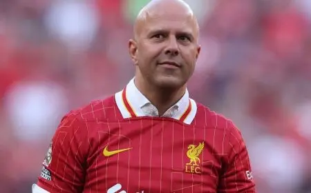 بموسمه الأول.. هل يمكن أن يصبح سلوت أفضل مدرب في الدوري الإنجليزي الممتاز؟