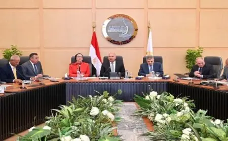 كامل الوزير يبحث آليات خدمة جمع المخلفات الصلبة من السفن بقناة السويس