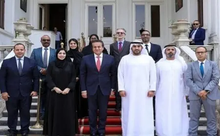 وزير الصحة يبحث مع مسؤول إماراتى تطوير الخدمات بمستشفيى الشيخ زايد وآل نهيان