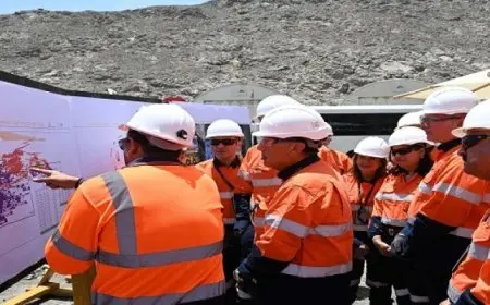 مدبولى يُشاهد أعمال التعدين تحت الأرض بمنجم السكرى ويزور محطة توليد الكهرباء من الطاقة الشمسية