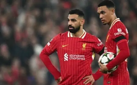 محمد صلاح يدافع عن أرنولد: «لا يستحق هذه النهاية من جماهير ليفربول»