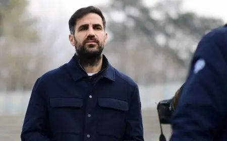 فابريغاس يكشف عن مفاوضاته مع أندية أخرى ويقارن كومو بأرسنال