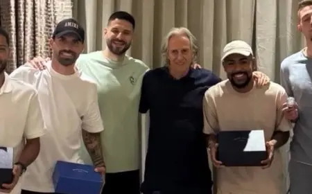 بسبب وعد قديم.. جيسوس يهدى لاعبي الهلال ساعات فاخرة