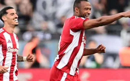 “الكعبي يُقود أولمبياكوس لتحقيق الثنائية للمرة 19”