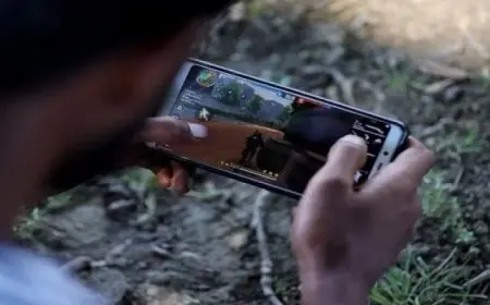 شاب يفقد التحكم فى رأسه لإدمانه الهاتف فى حالة نادرة تثير القلق