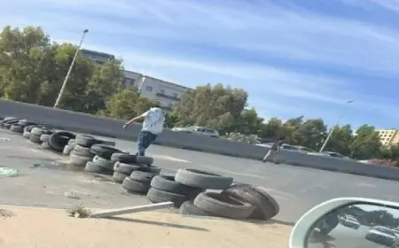 تجدد التظاهرات في طرابلس .. والمحتجون يغلقون شوارع رئيسية