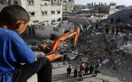 الدفاع المدنى فى غزة: لا نستطيع الوصول لأكثر من 200 مفقود تحت الأنقاض بسبب القصف المتواصل