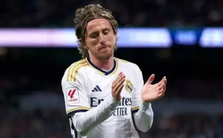 تقارير: ألونسو يطالب إدارة ريال مدريد بتمديد عقد لوكا مودريتش