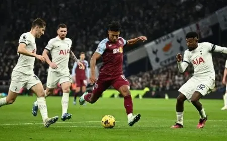 مانشستر يونايتد يلتقي بتوتنهام في نهائي الدوري الأوروبي اليوم