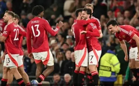 «برونو فيرنانديز» يتصدر تشكيل مانشستر يونايتد لمواجهة توتنهام في نهائي الدوري الأوروبي