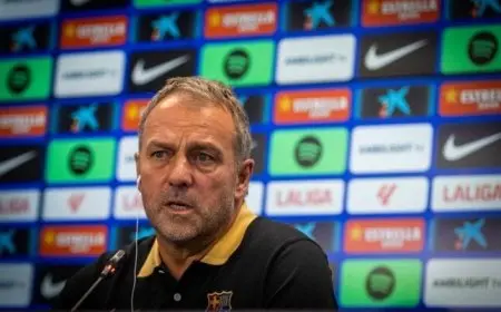 برشلونة يعلن تمديد عقد فليك حتى يونيو 2027