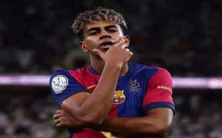 لامين يامال يطلب من برشلونة أن يكون الأعلى أجرًا فى الفريق