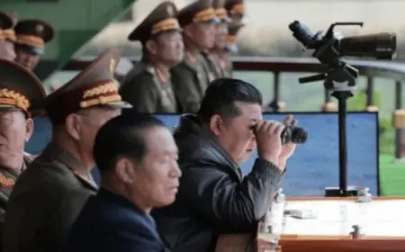 تحطم سفينة حربية جديدة أثناء تدشينها أمام زعيم كوريا الشمالية