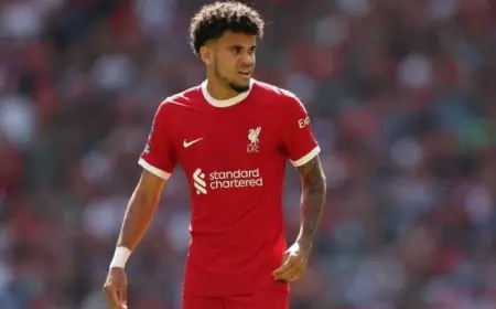 دياز يؤجل إجابته على ليفربول بشأن تجديد عقده بانتظار انتقال محتمل إلى برشلونة