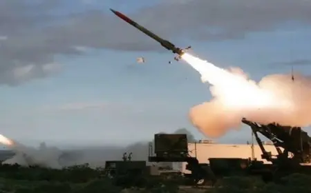 جماعة الحوثى تعلن استهداف مطار بن جوريون فى إسرائيل بصاروخ باليستى