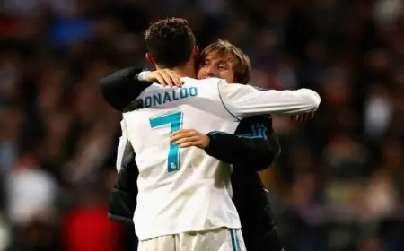 «وداع مؤثر».. كريستيانو رونالدو يكتب رسالة لقلبه مودريتش بعد مغادرته ريال مدريد