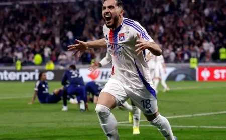 شرقي نجم ليون يُتوَّج بجائزة أفضل لاعب شاب في الدوري الأوروبي