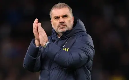 رئيس توتنهام يترك الغموض حول مستقبل بوستيكوجلو