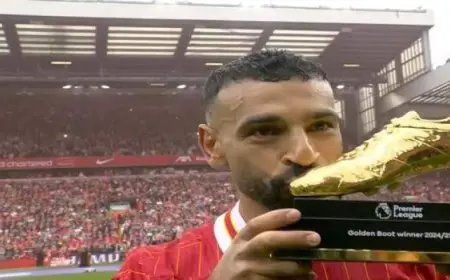 للمرة الرابعة.. محمد صلاح يفوز بجائزة الحذاء الذهبى كأفضل هداف فى الدورى الإنجليزى
