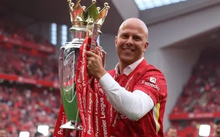 سلوت يشيد بكلاوب ويتجنب مناقشة انتقالات ليفربول