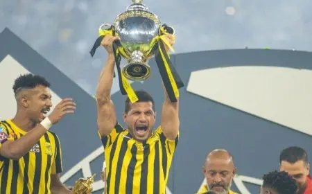 طارق حامد.. من بطل إلى مُشاهد في تتويج الاتحاد بدوري روشن