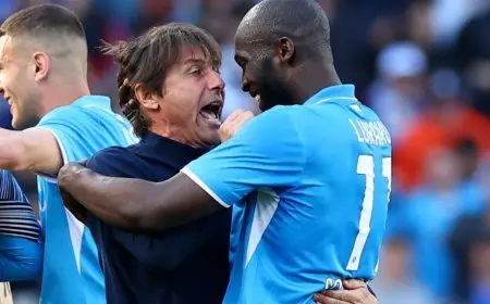 لوكاكو يتعهد ببقاء كونتي في نابولي والمدرب يهرب من الاحتفالات