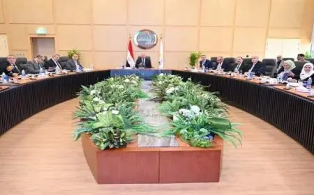 وزير النقل يؤكد ضرورة استمرار الدورات التدريبية للعاملين بشركة صيانة وخدمات السكك الحديدية