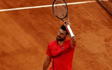 دجوكوفيتش يبدأ حملته نحو اللقب 25 في البطولات الكبرى بنجاح