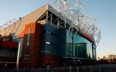 “فضيحة صحية في مانشستر يونايتد: فضلات الفئران تكتسح أولد ترافورد”