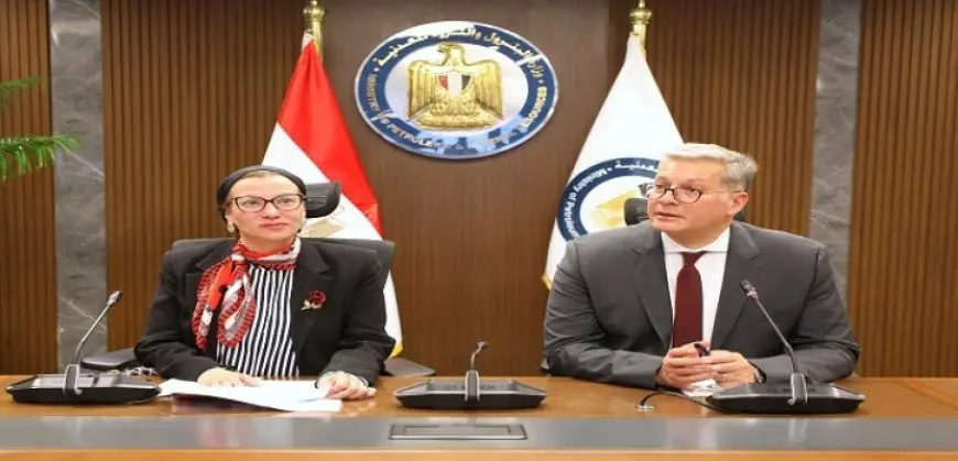 وزيرا البترول والبيئة يناقشان سبل خفض الانبعاثات الكربونية فى مصر