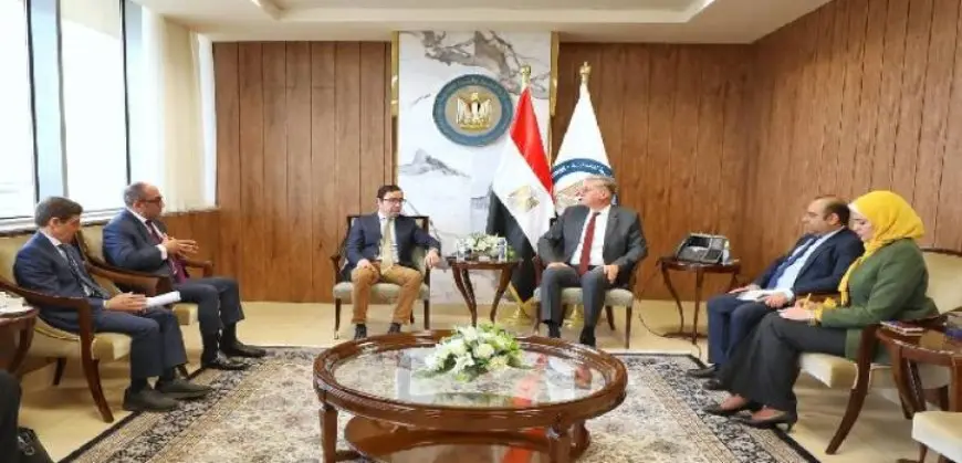 وزير البترول يبحث مع “شارد كابيتال” تطورات مجمع البتروكيماويات فى العلمين