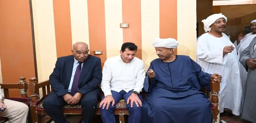 وزير الرياضة يلتقي مشايخ العبابدة بمدينة دراو بأسوان لبحث المتطلبات