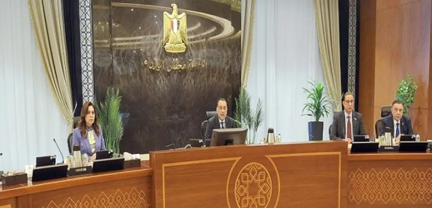 رئيس الوزراء يترأس الاجتماع السابع لمجلس المحافظين ويشدد على أهمية مواجهة مخالفات البناء