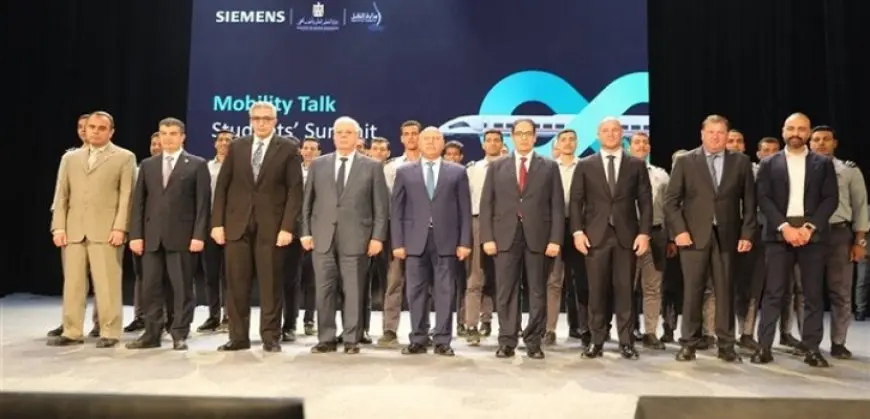 كامل الوزير: إنشاء شبكة القطار الكهربائى السريع لخلق محور لوجيستى يربط البحرين الأحمر والمتوسط