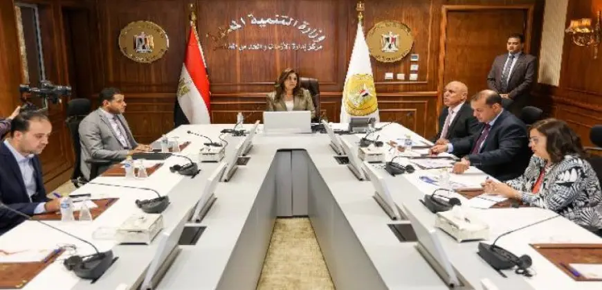 وزيرة التنمية المحلية تتابع الموقف التنفيذى لمشروعات الخطة الاستثمارية ومنظومة التصالح