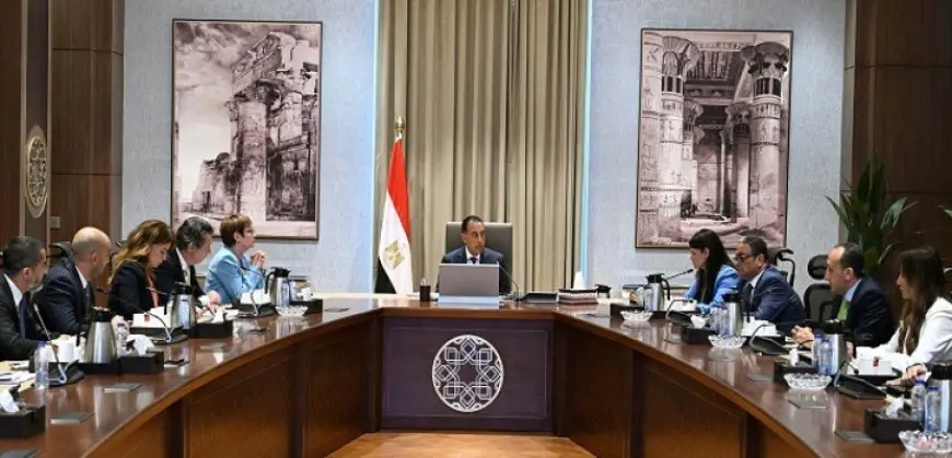 مدبولى: نتطلع لاستمرار التعاون مع “الأوروبى لإعادة الإعمار” وتنفيذ مشروعات مشتركة