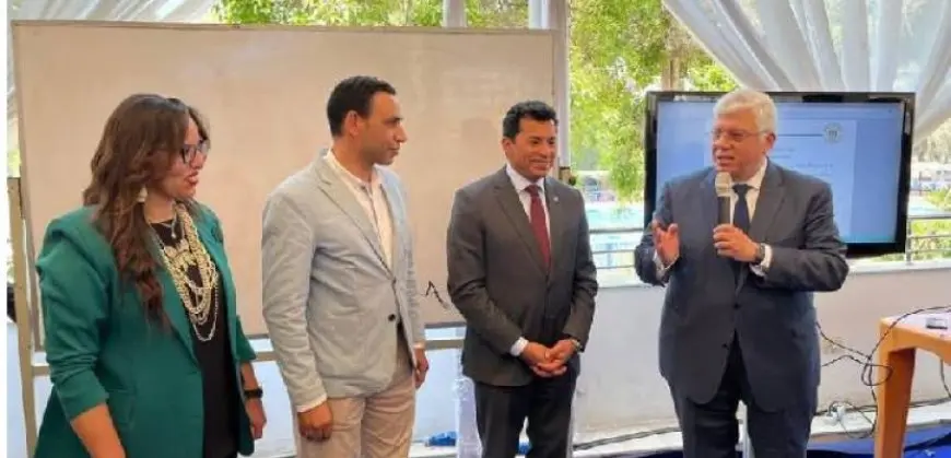 وزيرا التعليم العالى والشباب يتفقدان فعاليات برنامج “اعرف نفسك”